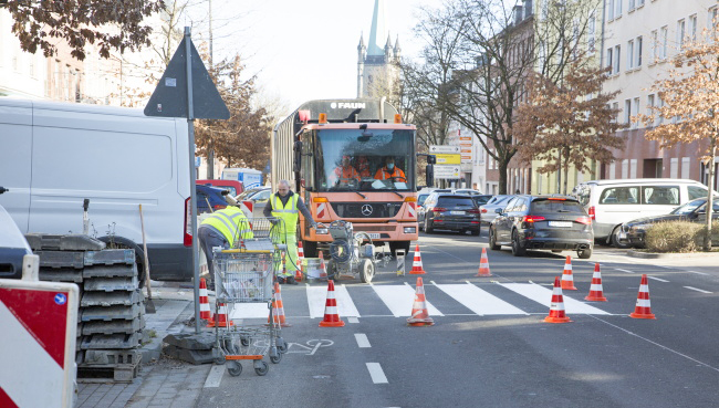 Ulrich Simons - &Uuml;berweg L&uuml;tticher Stra&szlig;e